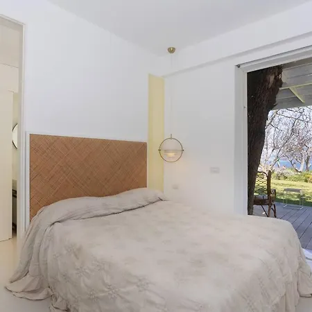 Willa Cara, Capri